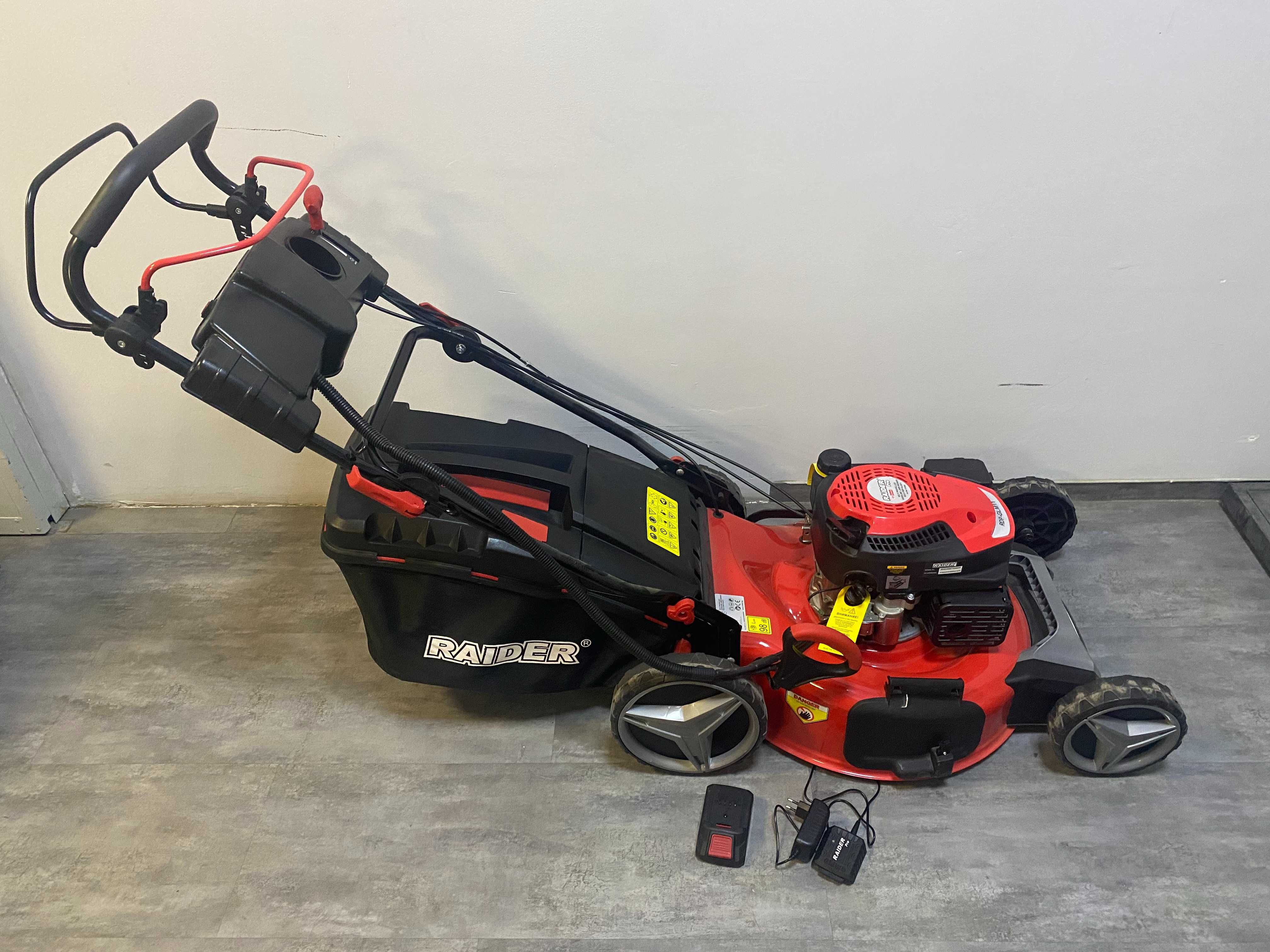 Косачка бенз. самоход 3.7kW 53cm 21" 70L 2500m2 GLM11+ 1 батерия 2Ah