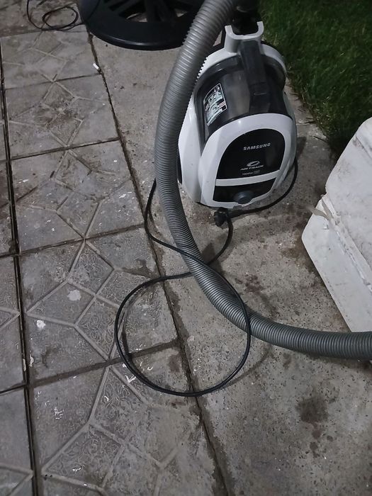 2шт пылесоса рабочие