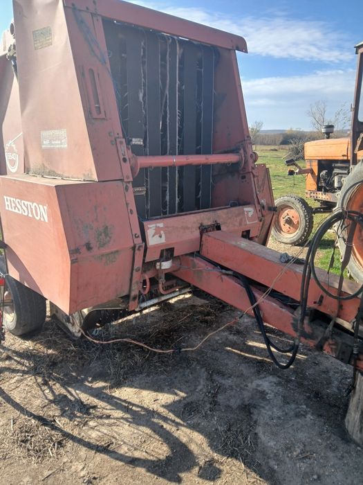 Vând presa de balotat