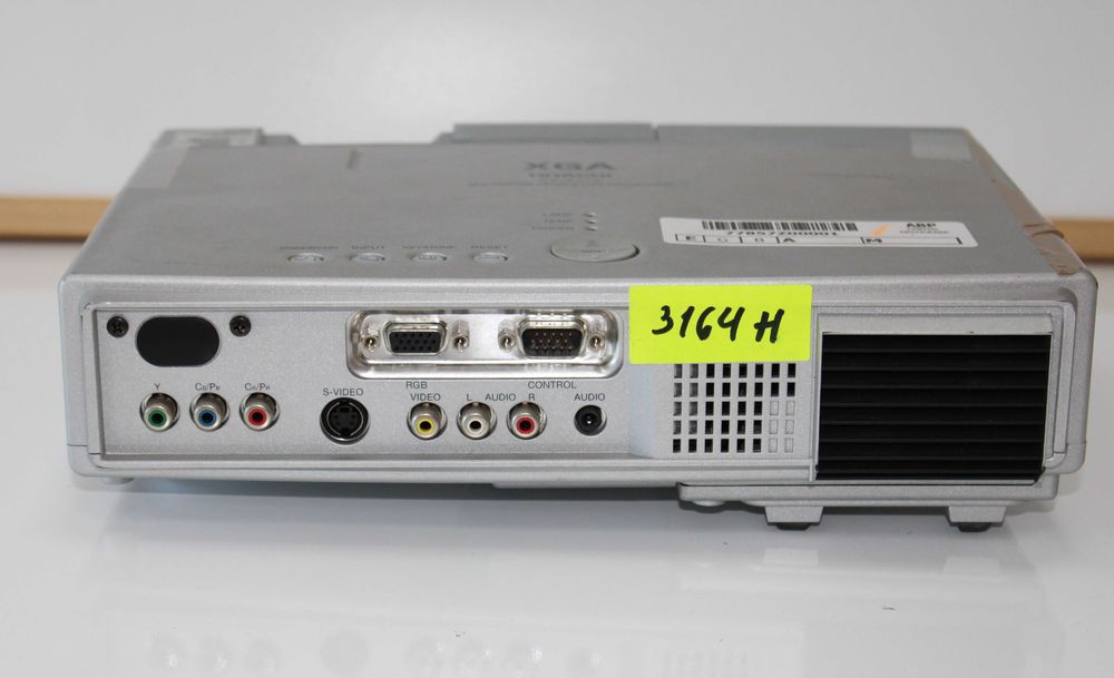 Мултимедиен проектор HITACHI CP-X275