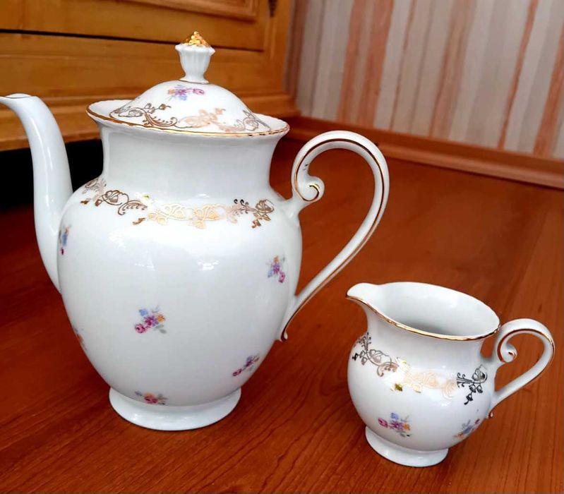 Порцелан, керамика, комплект подправки, чайник, каничка, чинии соц