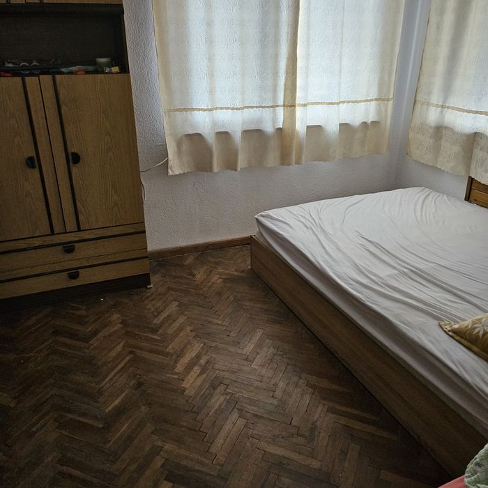 Просторна двуетажна къща – вашият уютен дом с красива гледка