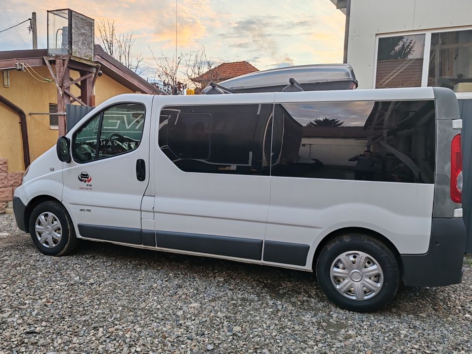 Renault trafic 8+1locuri lung din 2010