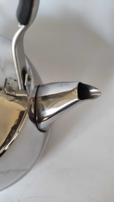 Масивен чайник от неръждаема стомана + индукция