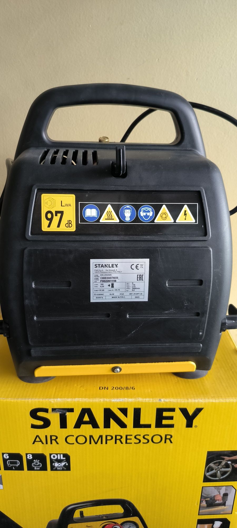 Stanley DN 200/8/6 мини компресор