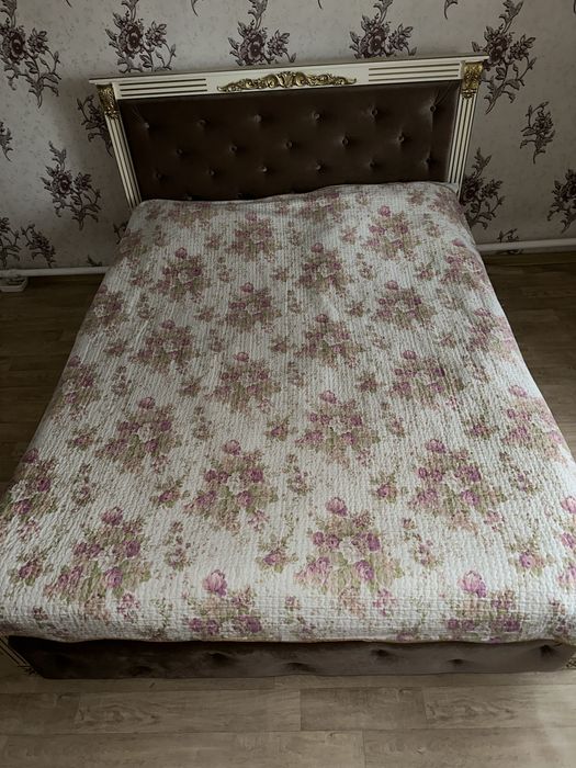 Продам спальный гарнитур