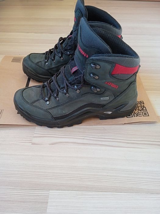 Lowa Renegade III Mid GTX 44 туристически обувки
