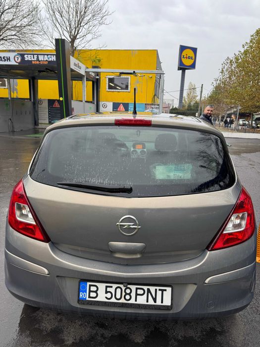 Opel  CORSA  2013  un autoturism pe care sigur ţi-l permiţi