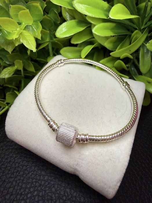 Гривни тип Пандора