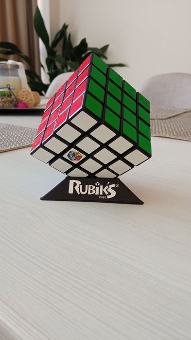 Кубче Рубик 4 х 4 със стойка