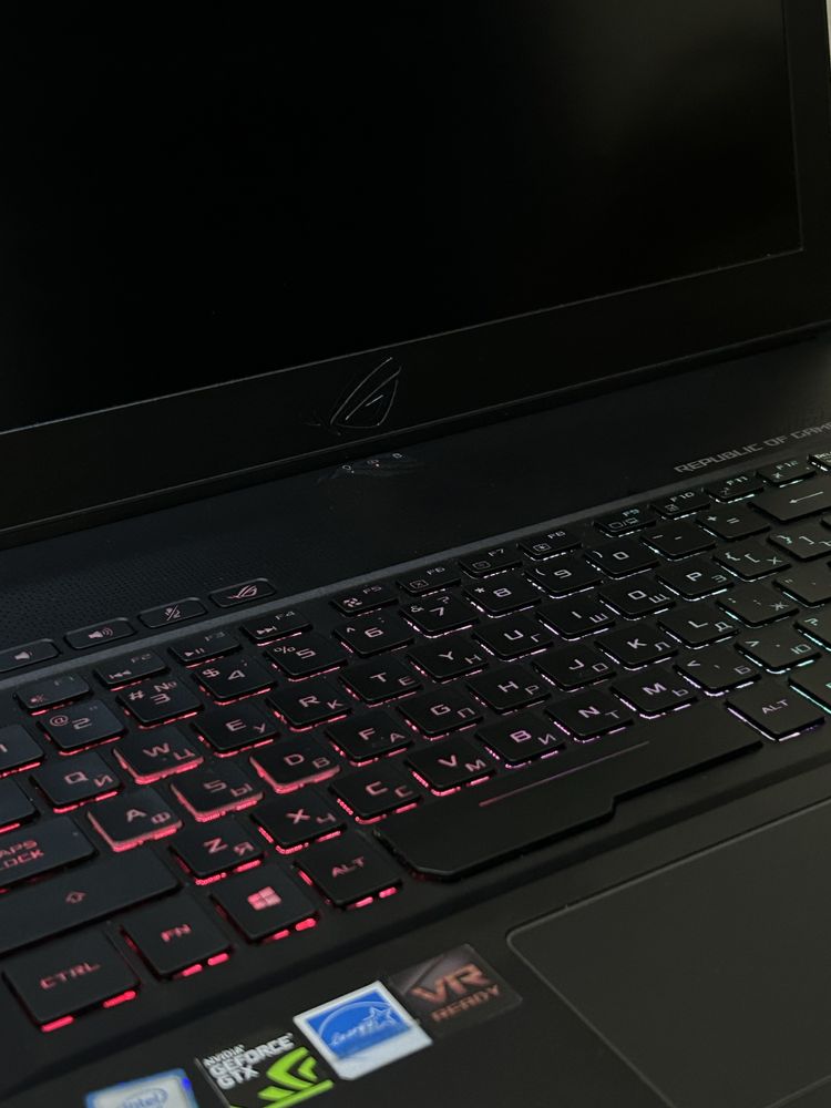 Игровой ноутбук ASUS ROG ZephyrusM