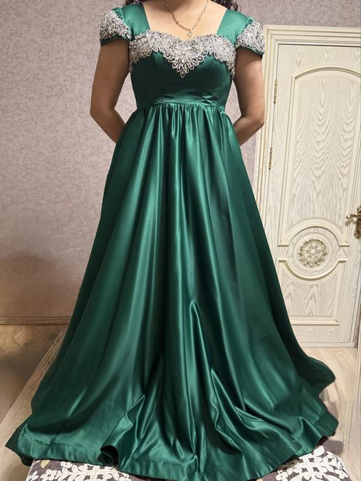 Вечернее платье