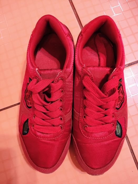 Pantofi sport cu motiv floral, măr 36