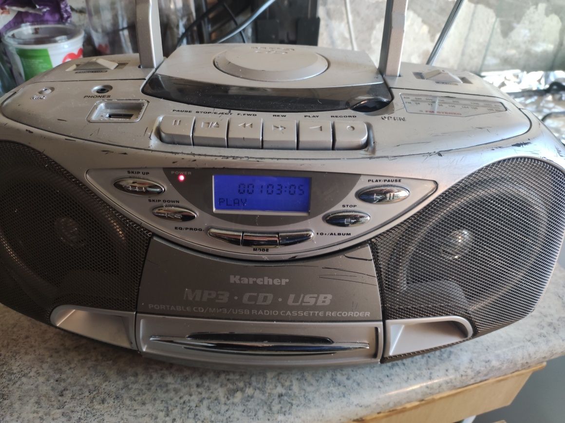 Radio casetofon cu CD si MP3 Karcher