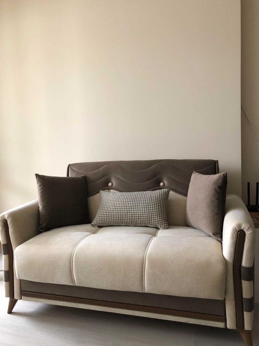 Продавам холова гарнитура с размери тройка 2.10см, двойка 1.50см