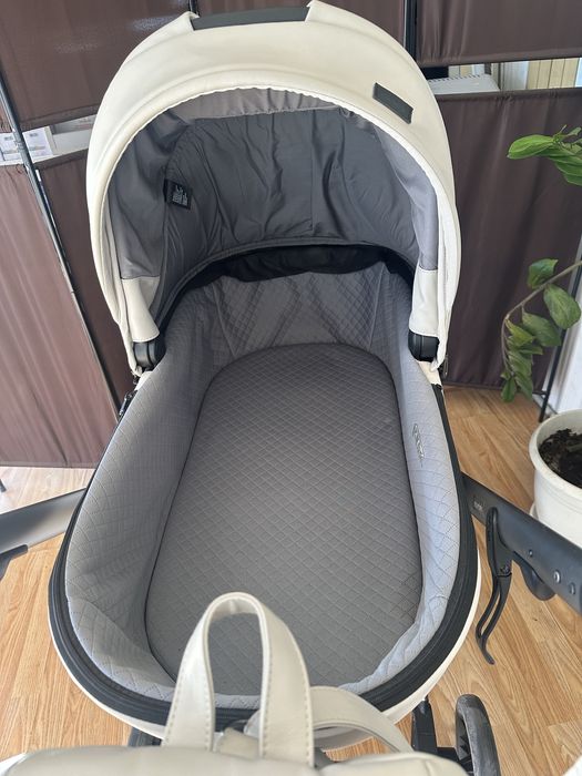 Бебешка количка Anex E type + столче за кола и база