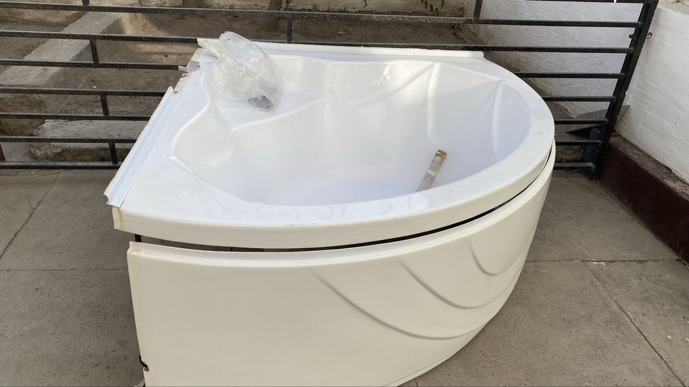 Акрилрвая ванна срочно