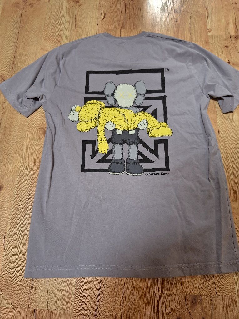Off white X Kaws