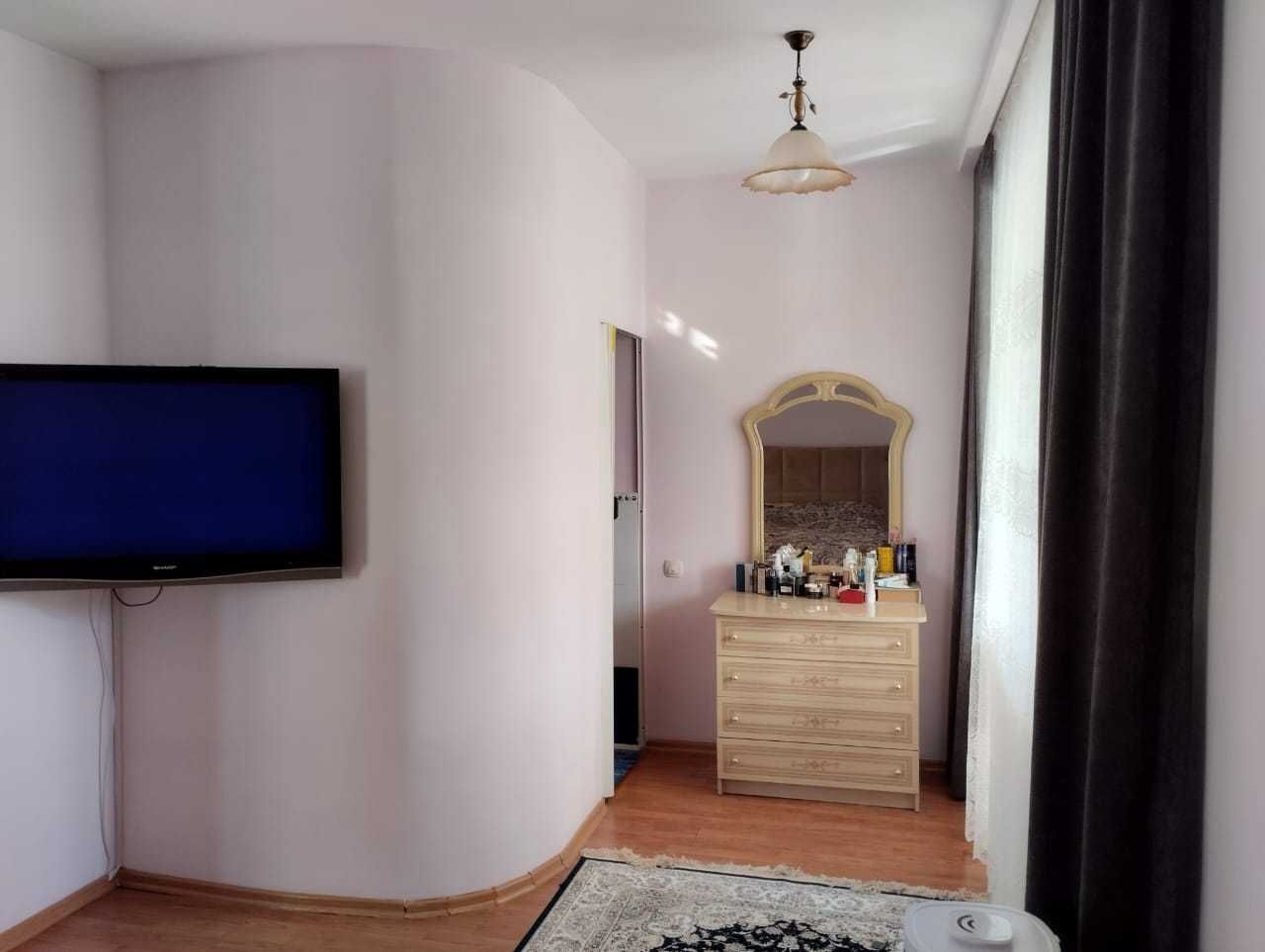 Продам 4 ком квартиру в центре