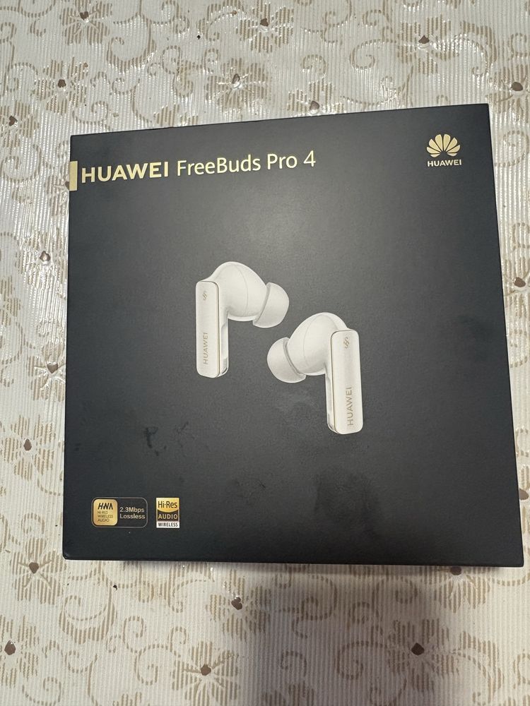 Безжични блутут слушалки Huawei FreeBuds Pro 4