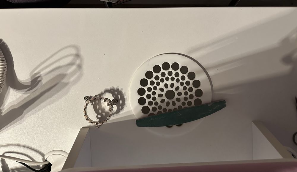 Birou manichiura cu aspirator incorporat facut pe comanda