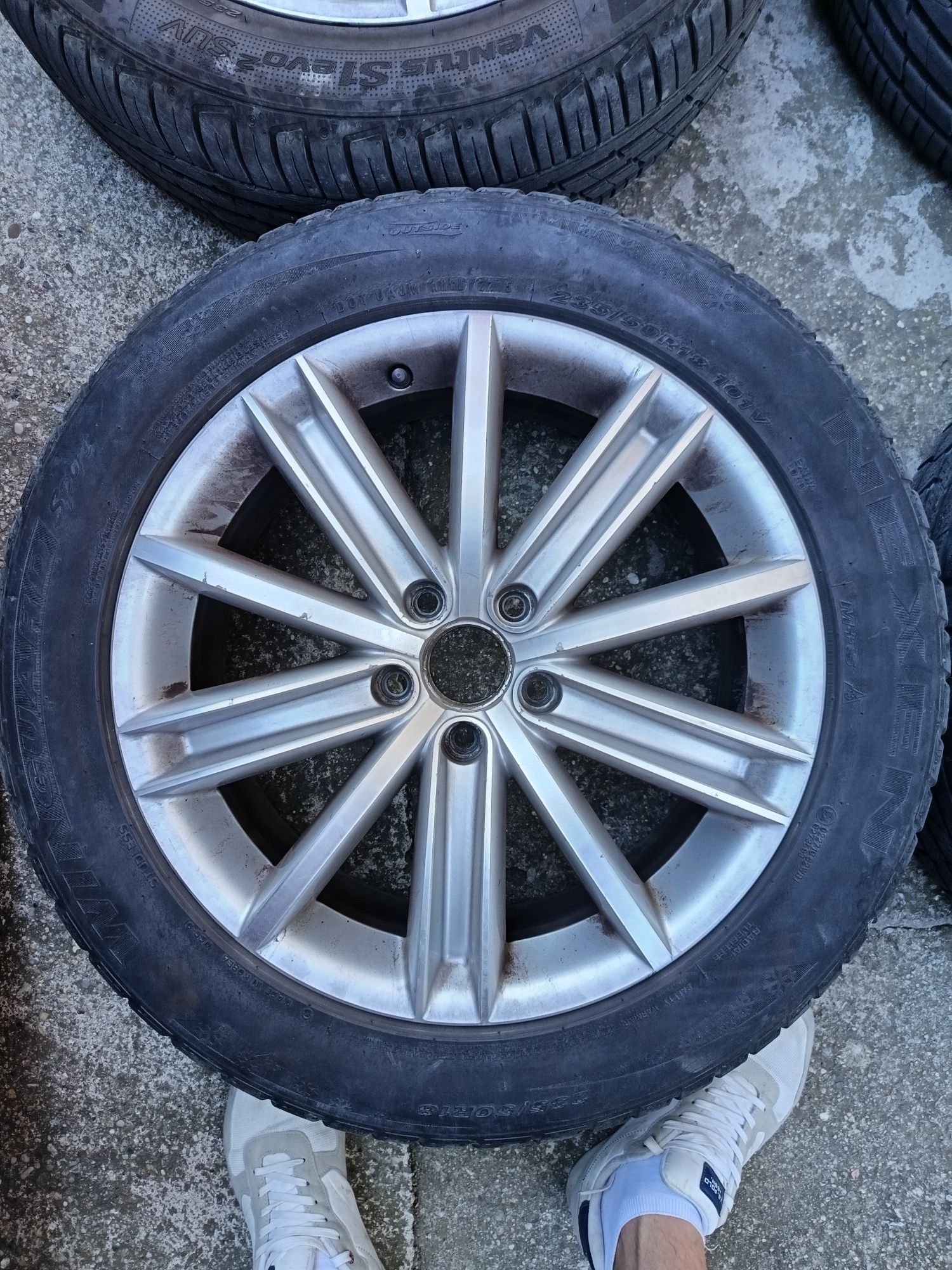 Se vinde Jante cu cauciucuri 235/50R18