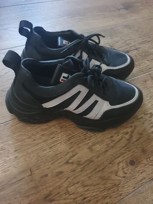 Pantofi sport ( adidasi) marca Medea 36