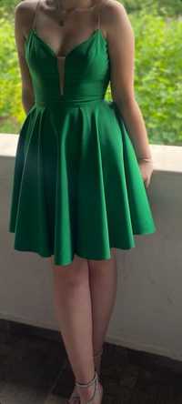 Зелена рокля     .