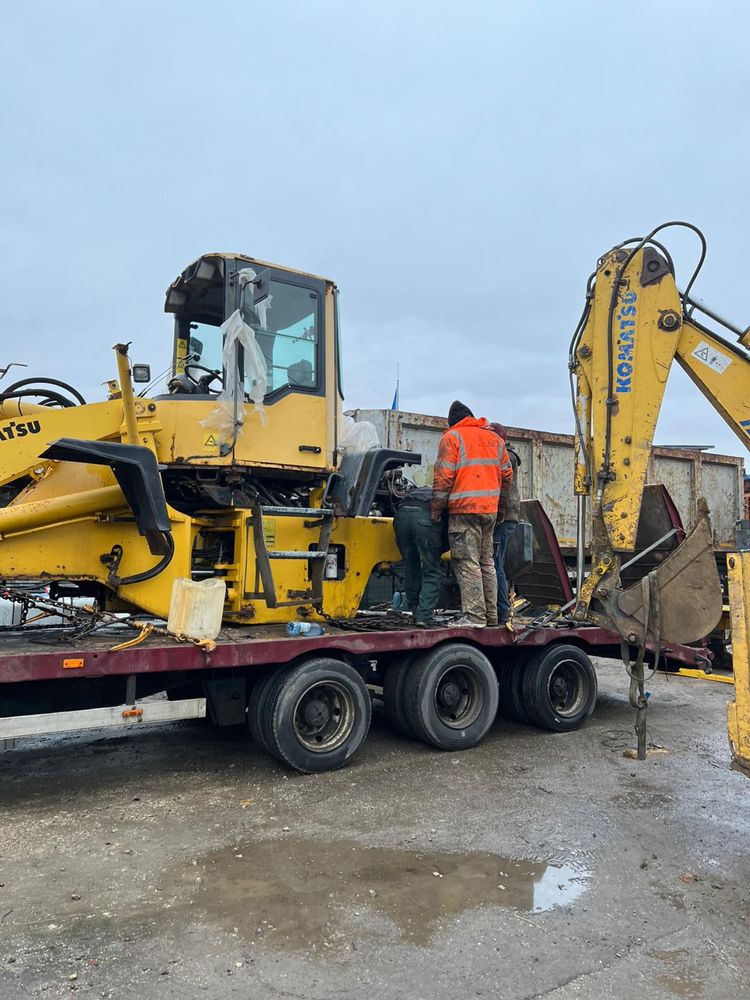 Dezmembrez incarcator frontal KOMATSU WA270 - 1999