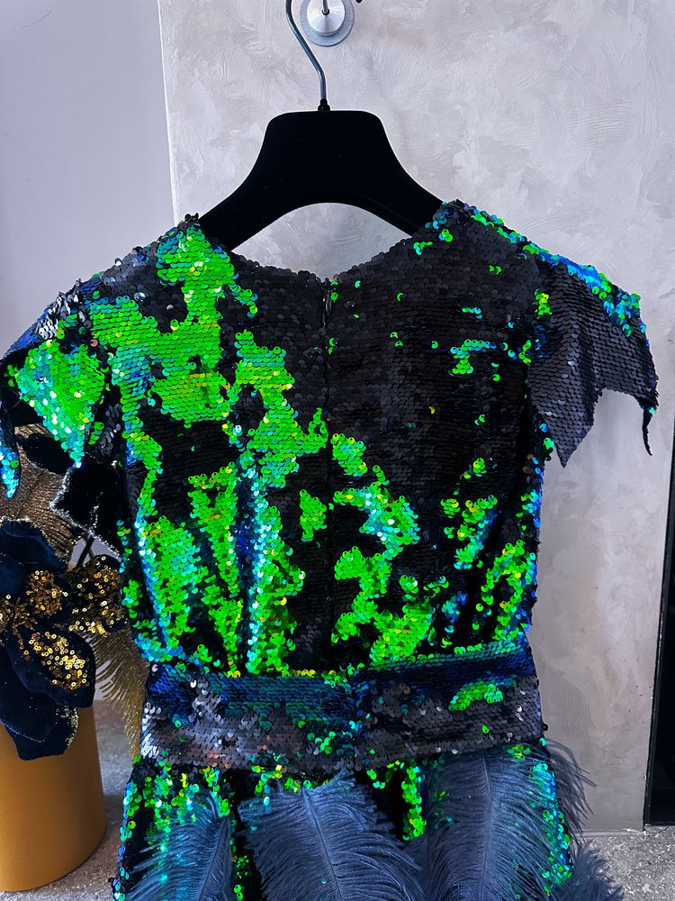 Rochie cu paiete si pene XS