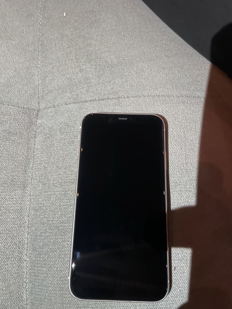 продам Iphone 12