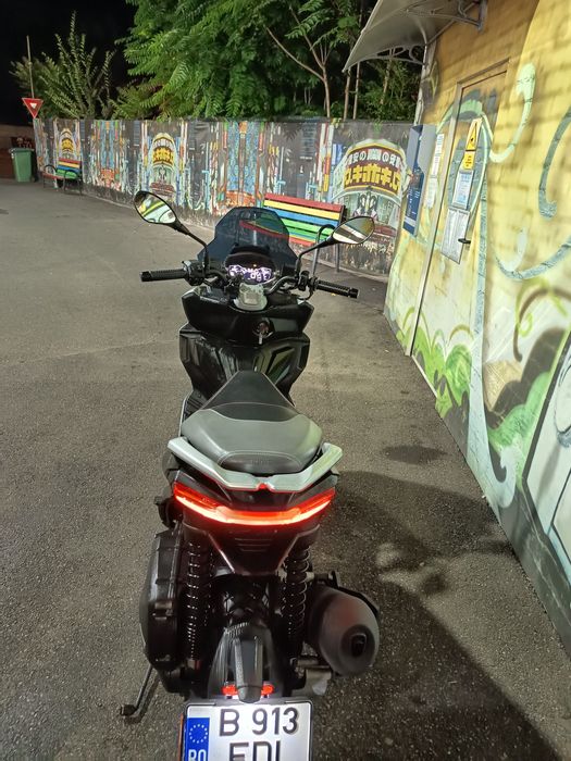 Aprilia SR GT 200 1800km stare foarte buna ,mici zgârieturi