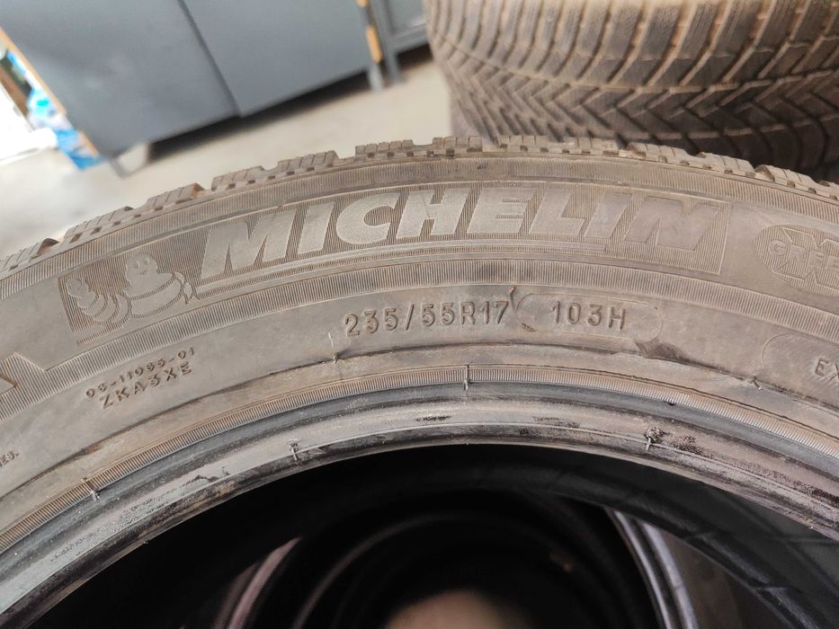 4бр.зимни гуми 235/55/17 Michelin