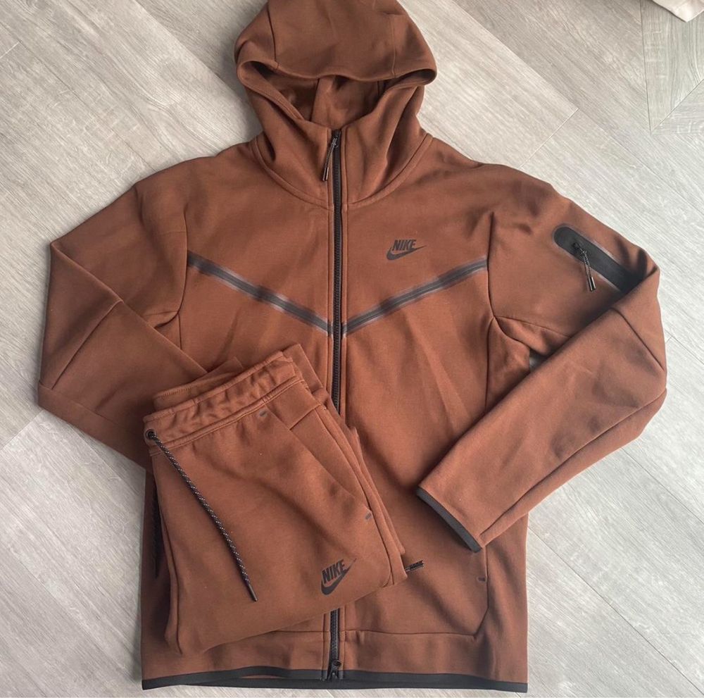 Nike tech fleece brown