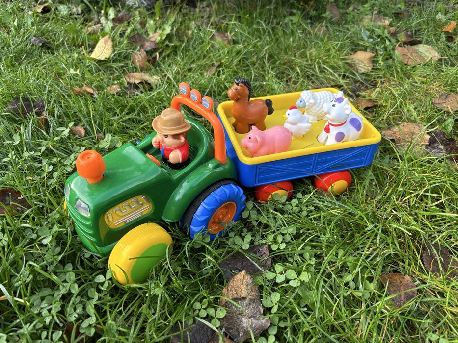 Tractor interactiv, de jucari