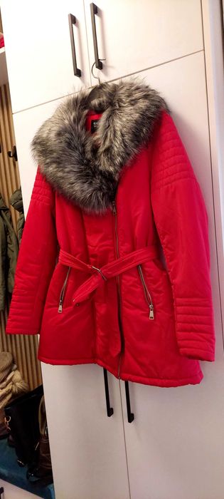 Ново червено палто размер L