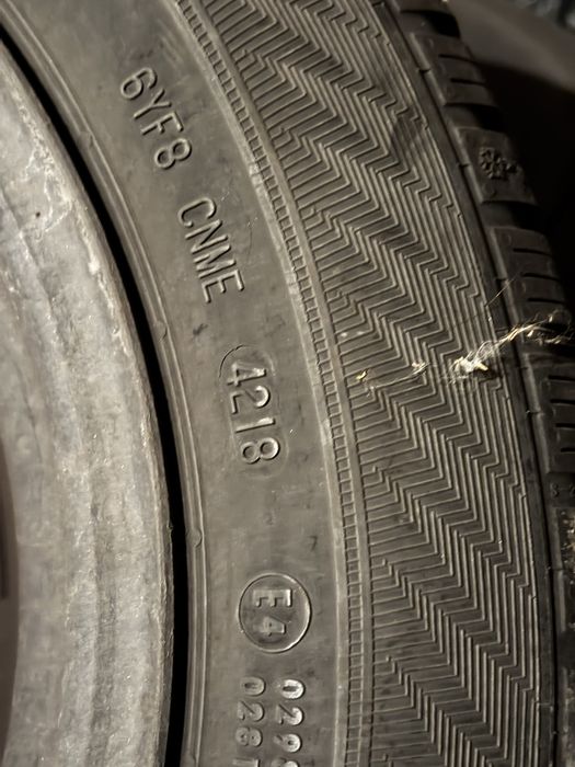 Зимни гуми:  185/60 R14 Gislaved Eurofrost 6 - 2 бр.