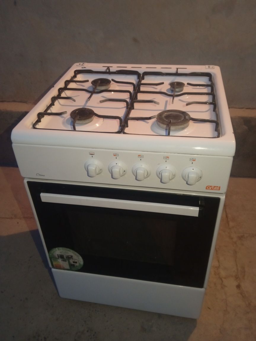 Gaz plita sotiladi aybi yo‘q.  Hamma ko‘zi gazda