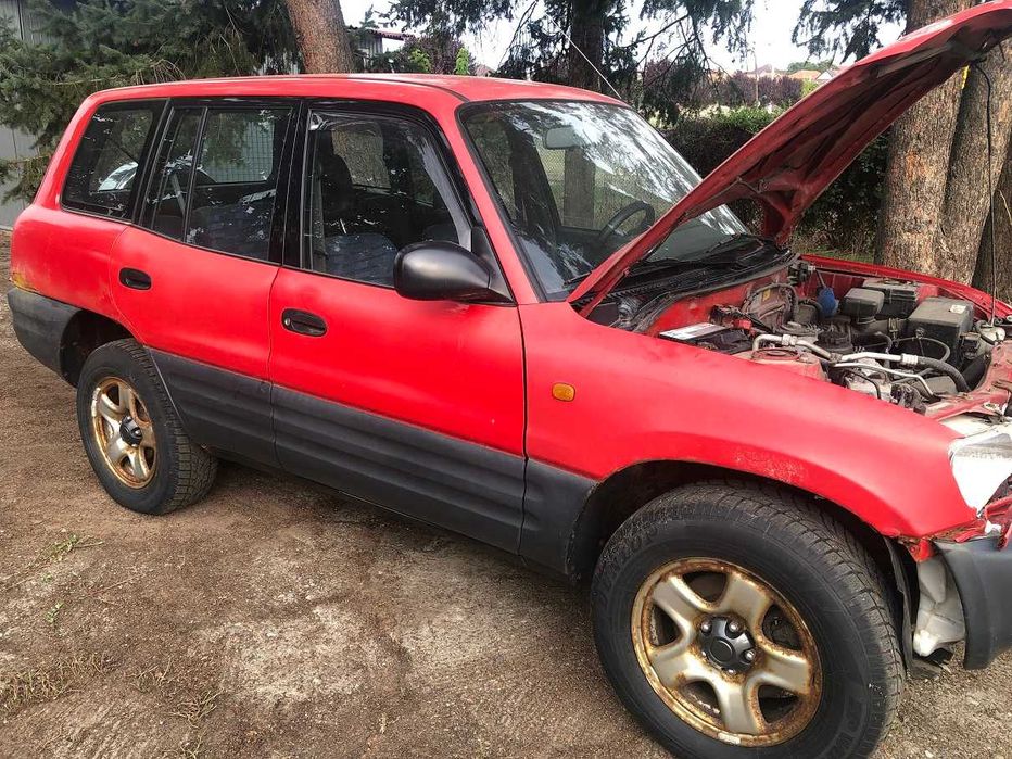 Dezmembrez Toyota Rav 4 2.0 Benzina 1998