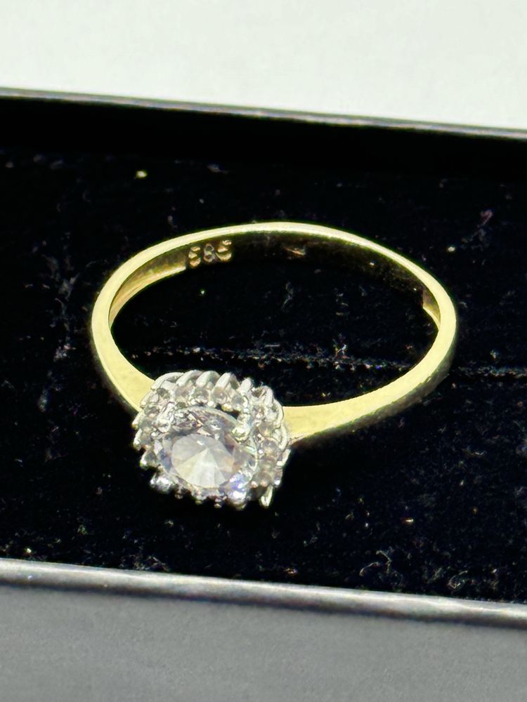 красив златен дамски пръстен 2.23гр 14к 585