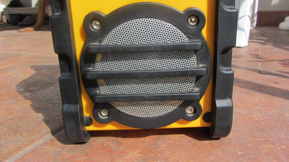 Radio santierSuperior cu acumulator nou alimentator,casa gradina peste