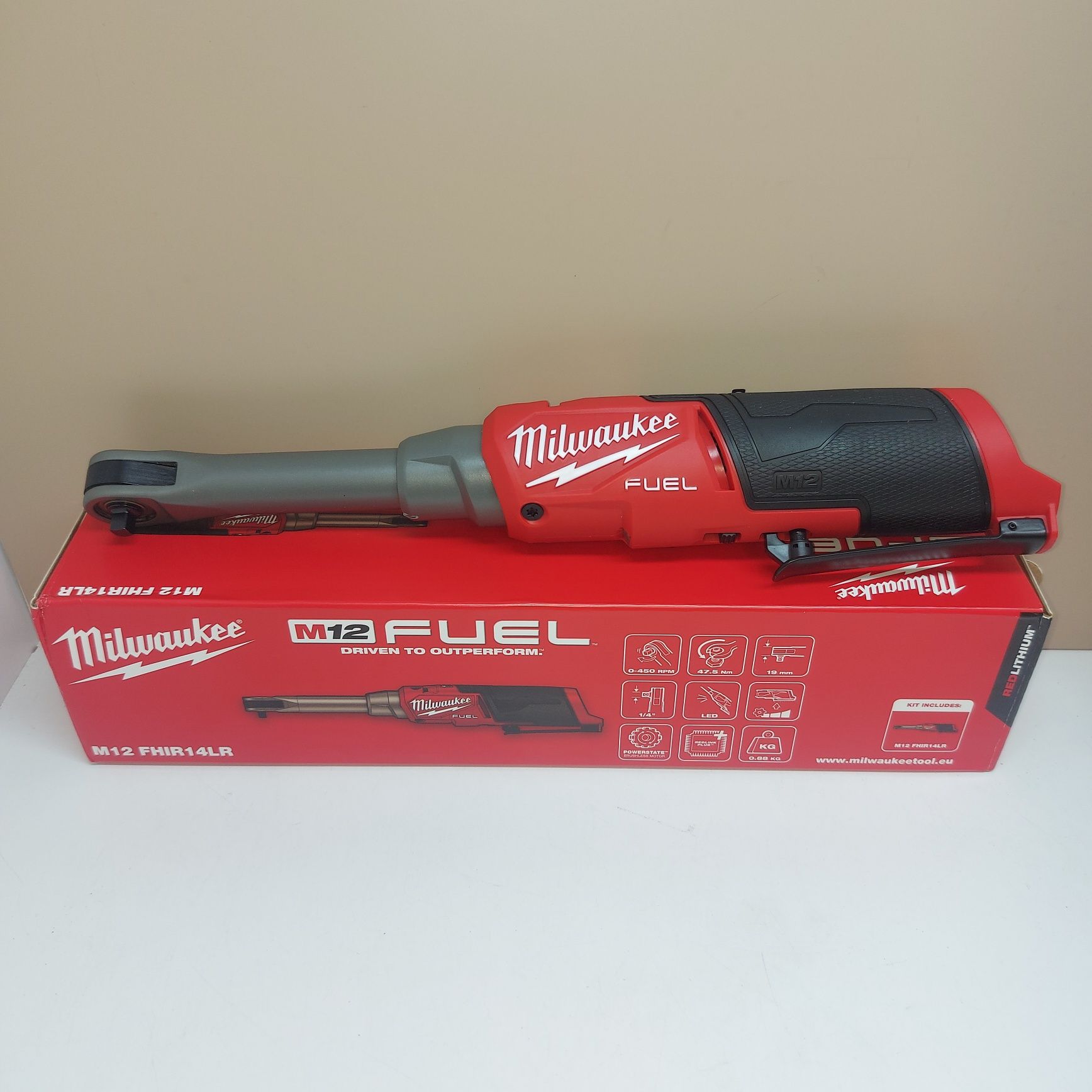 Високоскоростна тресчотка с удължена глава Milwaukee M12 FHIR14LR-0