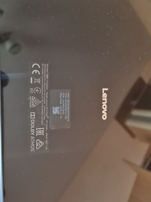 Vând tableta Lenovo