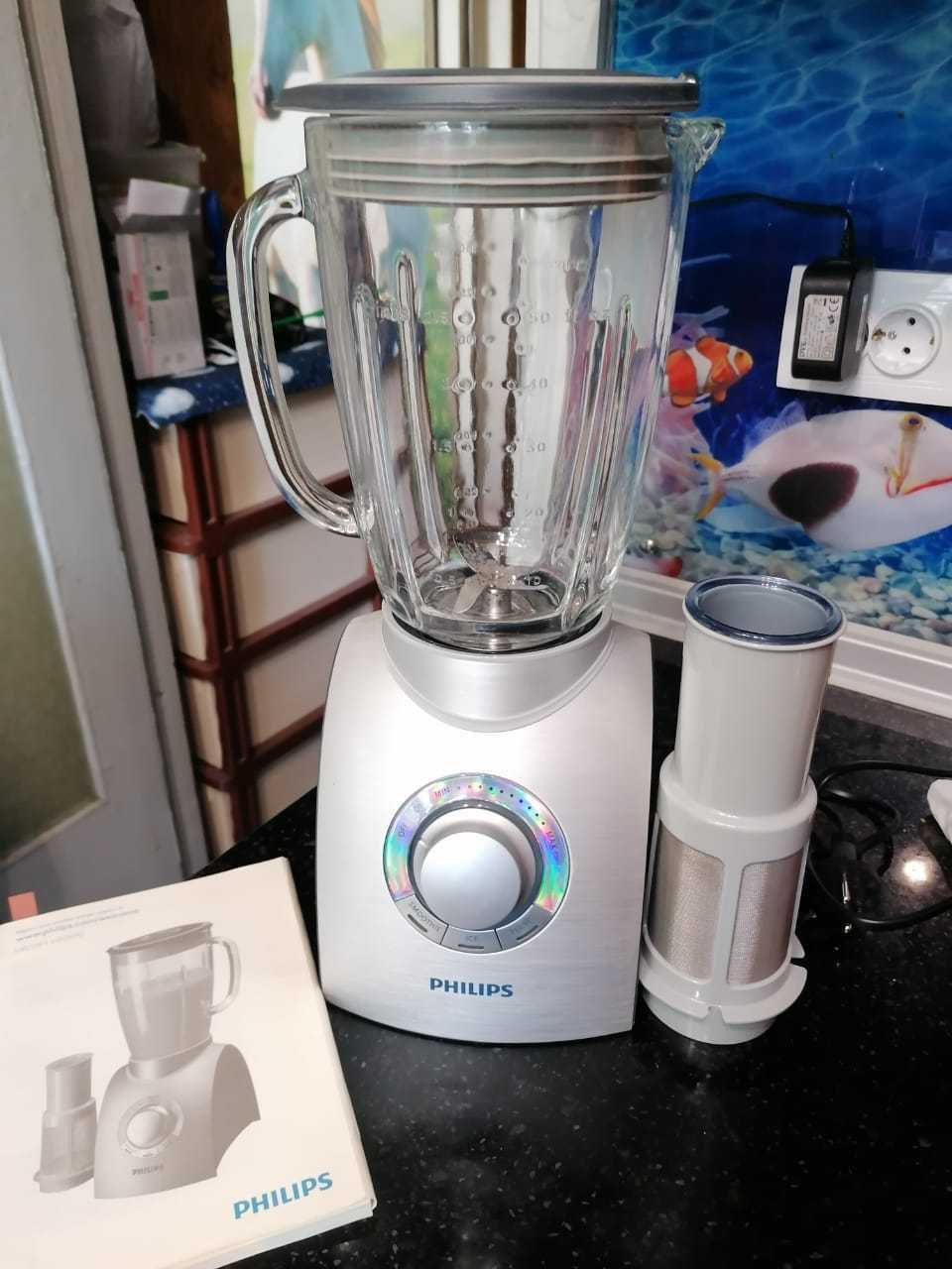Блендер PHILIPS HR2094 серебристый, в отличном состоянии.