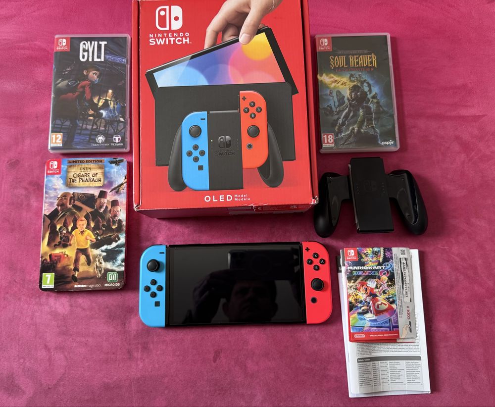 Nintendo Switch Oled - пълен комплекс + 3 игри и 128гб. карта