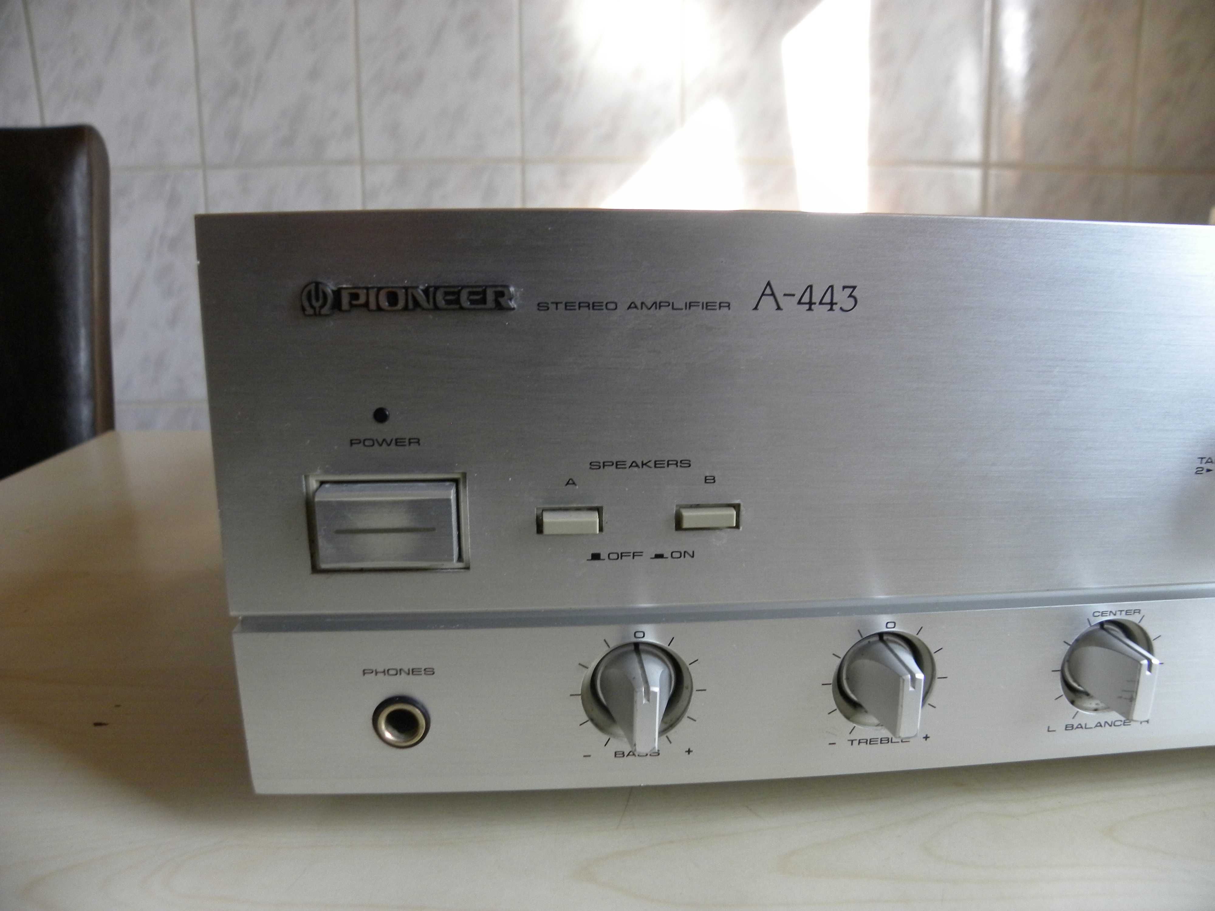 Stereo Integrated Amplifier (1988)  Pioneer A-443