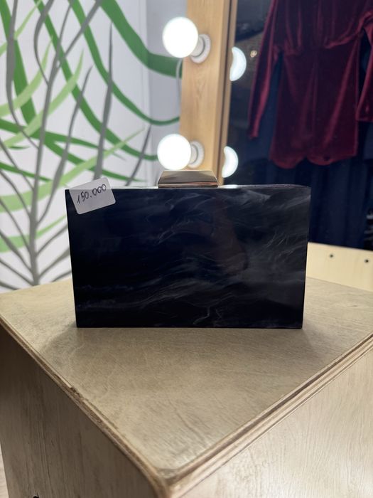 Женские сумочки праздничные или на выход