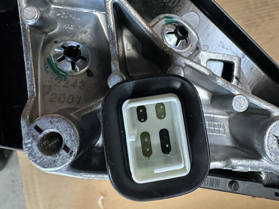 Bmw G26 ляво огледало камера и затъмняване