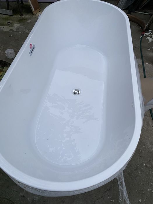 Cadă baie noua nefolosita firma Bella Casa