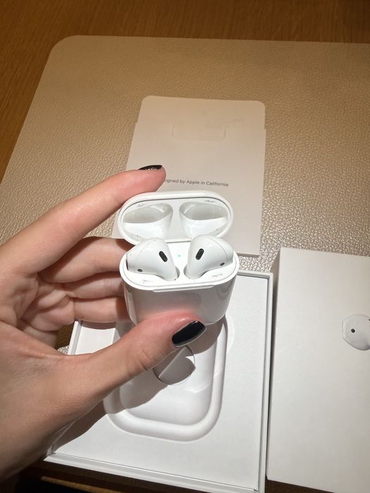 Apple Airpods2 слушалки